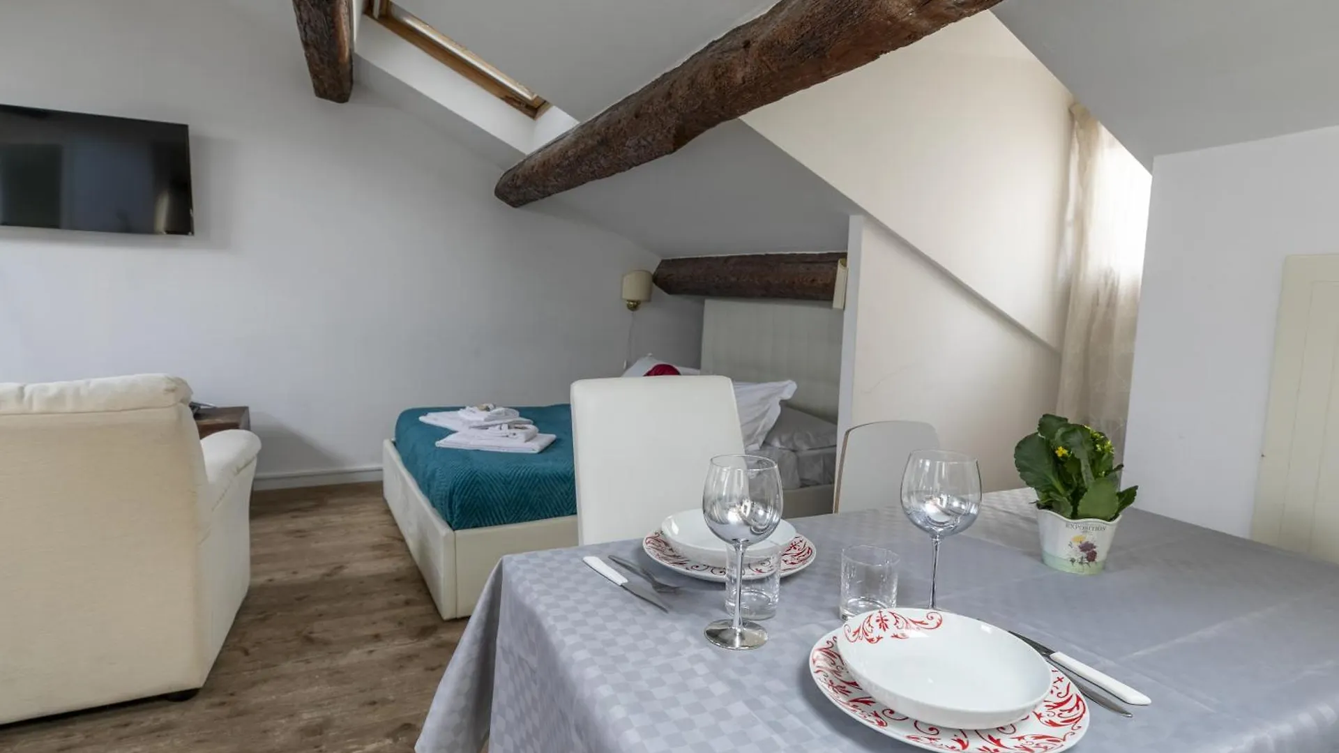Nice Lovely Attic For 4 Person With Wifi - A/C Venise 0*,  Italie