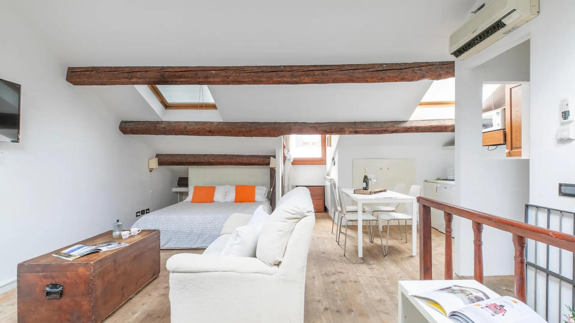 Nice Lovely Attic For 4 Person With Wifi - A/C Venice 0*,
