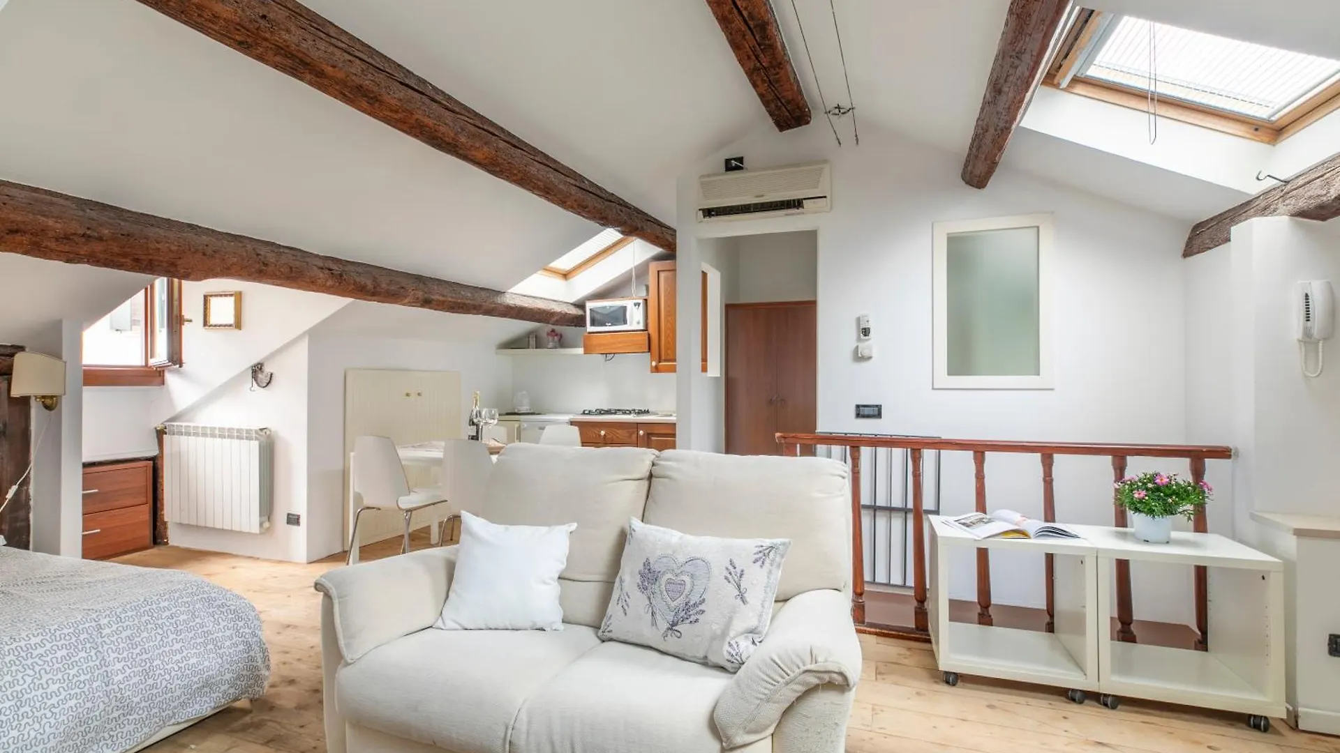 Apartment Nice Lovely Attic For 4 Person With Wifi - A/C Venice
