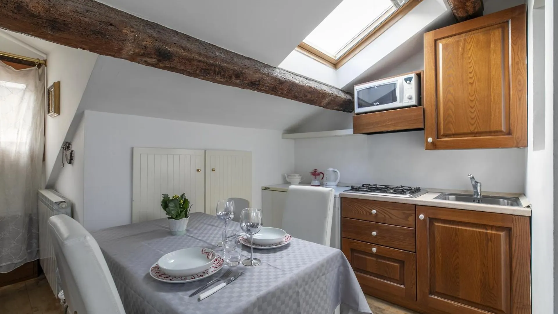 Nice Lovely Attic For 4 Person With Wifi - A/C Venice 0*,