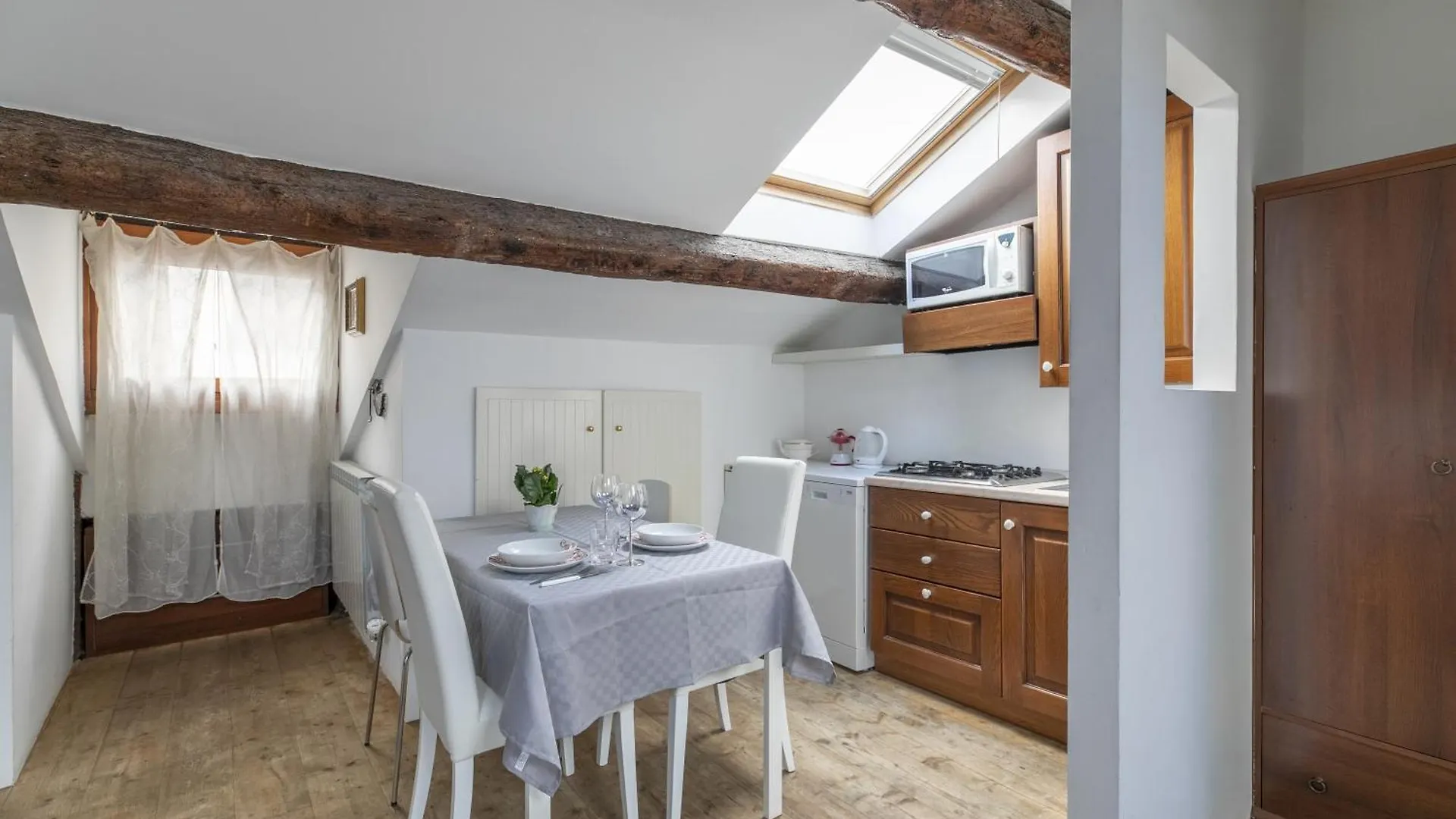Nice Lovely Attic For 4 Person With Wifi - A/C Venice 0*,  Italy