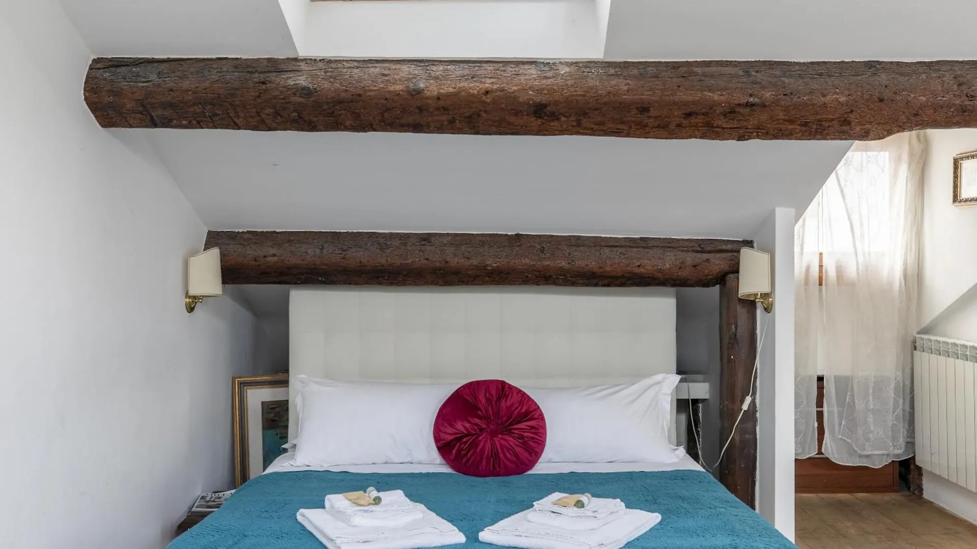 Nice Lovely Attic For 4 Person With Wifi - A/C Venice Apartment