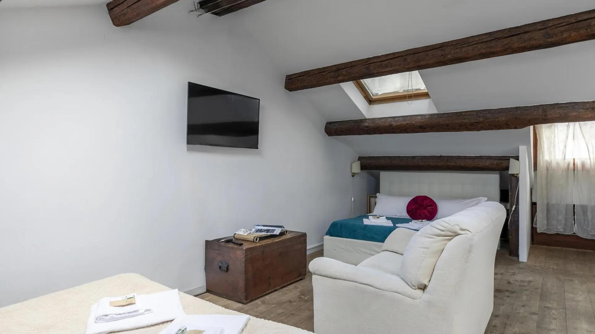 Nice Lovely Attic For 4 Person With Wifi - A/C Venice Apartment