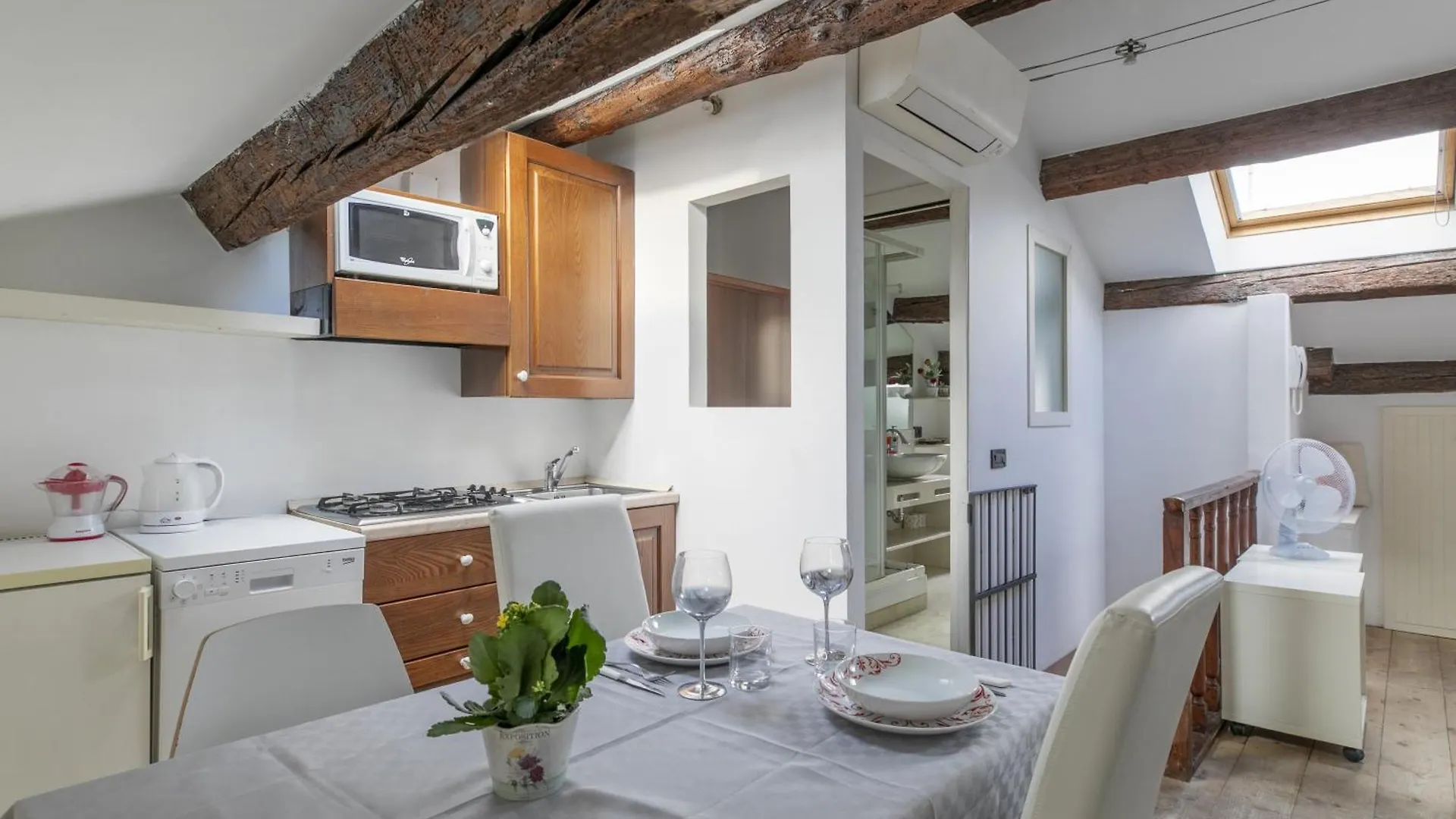 Nice Lovely Attic For 4 Person With Wifi - A/C Venice