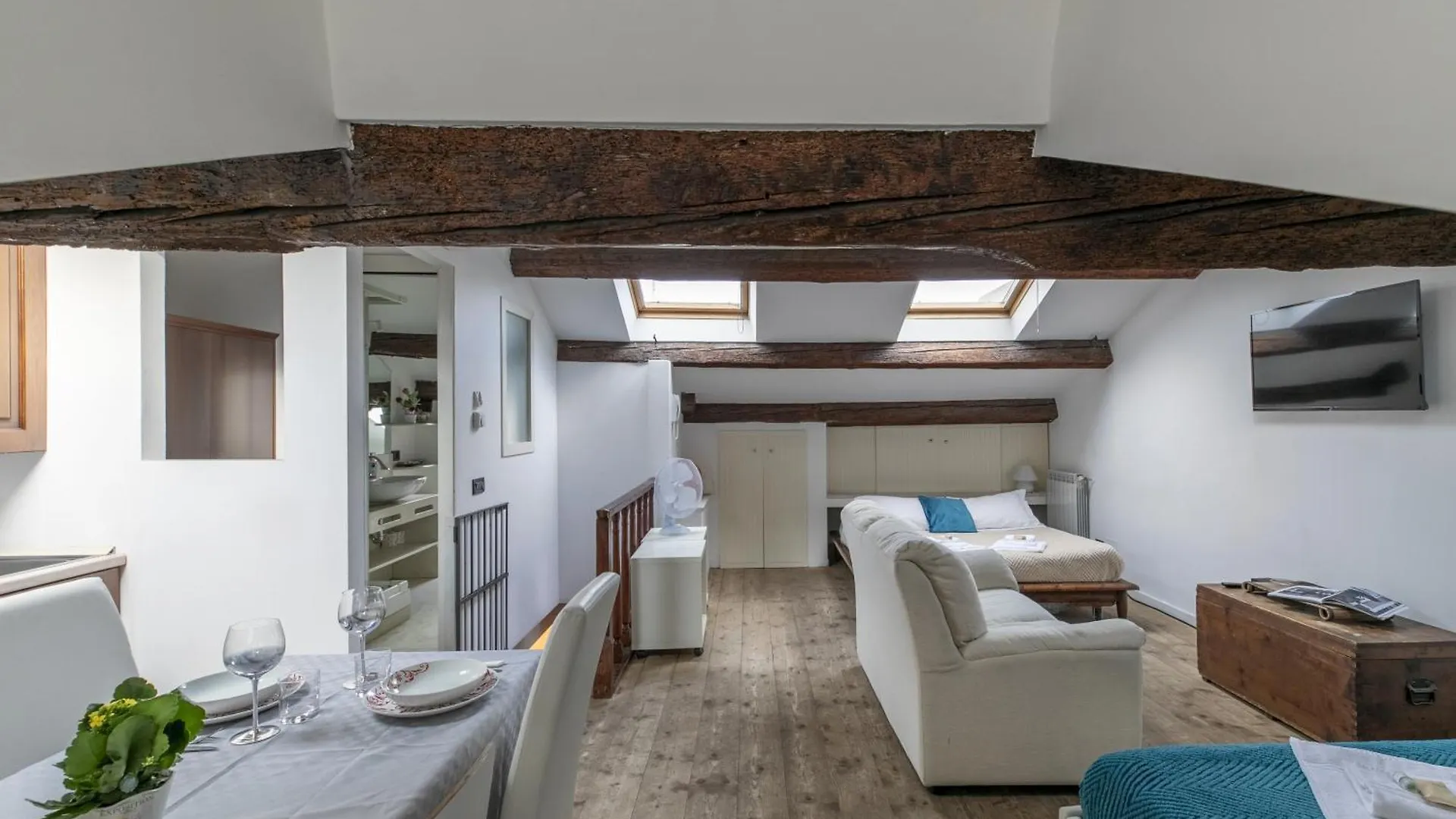 Nice Lovely Attic For 4 Person With Wifi - A/C Venice
