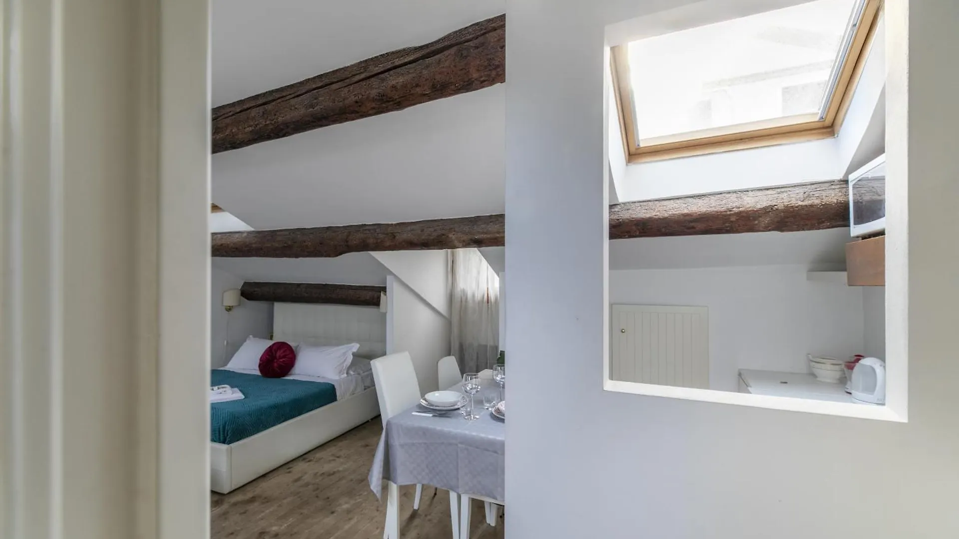 Nice Lovely Attic For 4 Person With Wifi - A/C Venice